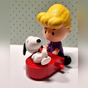 3/$20💗McDonald's 2015 The Peanuts Movie #9 Schroeder and Snoopy Happy Meal Toy
